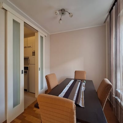 Alquiler de un luminoso apartamento de 2 habitaciones en el prestigioso complejo Belville, 62 m², Nuevo Belgrado, Serbia